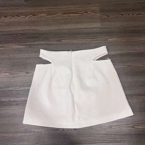 Zara skirt - Picture 3 of 3